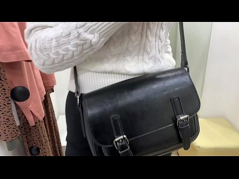 ❤️ Фитинг бөлмөсүндө жаш канчык FeralBerryди дилдо менен коомдук мастурбациялоо Секс видео боюнча порно ky.porngifmag-com.ru ❌❤